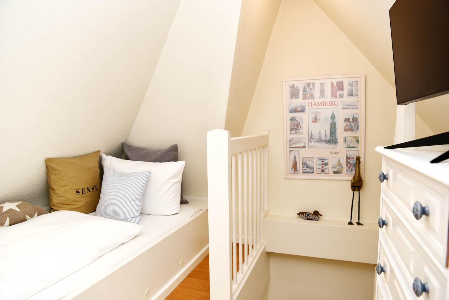 Hues Frieda Apartment