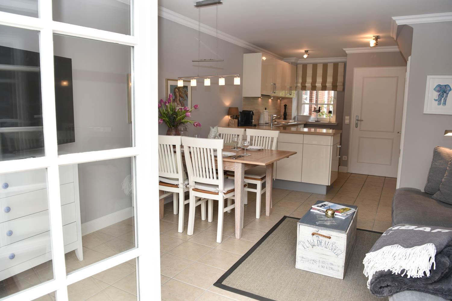 Hues Frieda Apartment